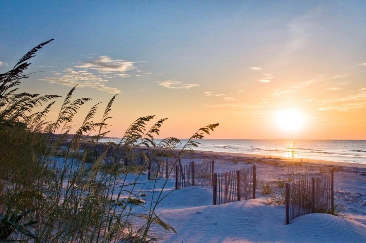 Ocean Dunes Villas #111, Beach Condo In Coligny Beach, 43 S Forest Beach Dr, Hilton Head Sc, Oceanfront Condo, Heated Pool, By Vacation Rental Hhi Хилтън Хед Айлънд Екстериор снимка