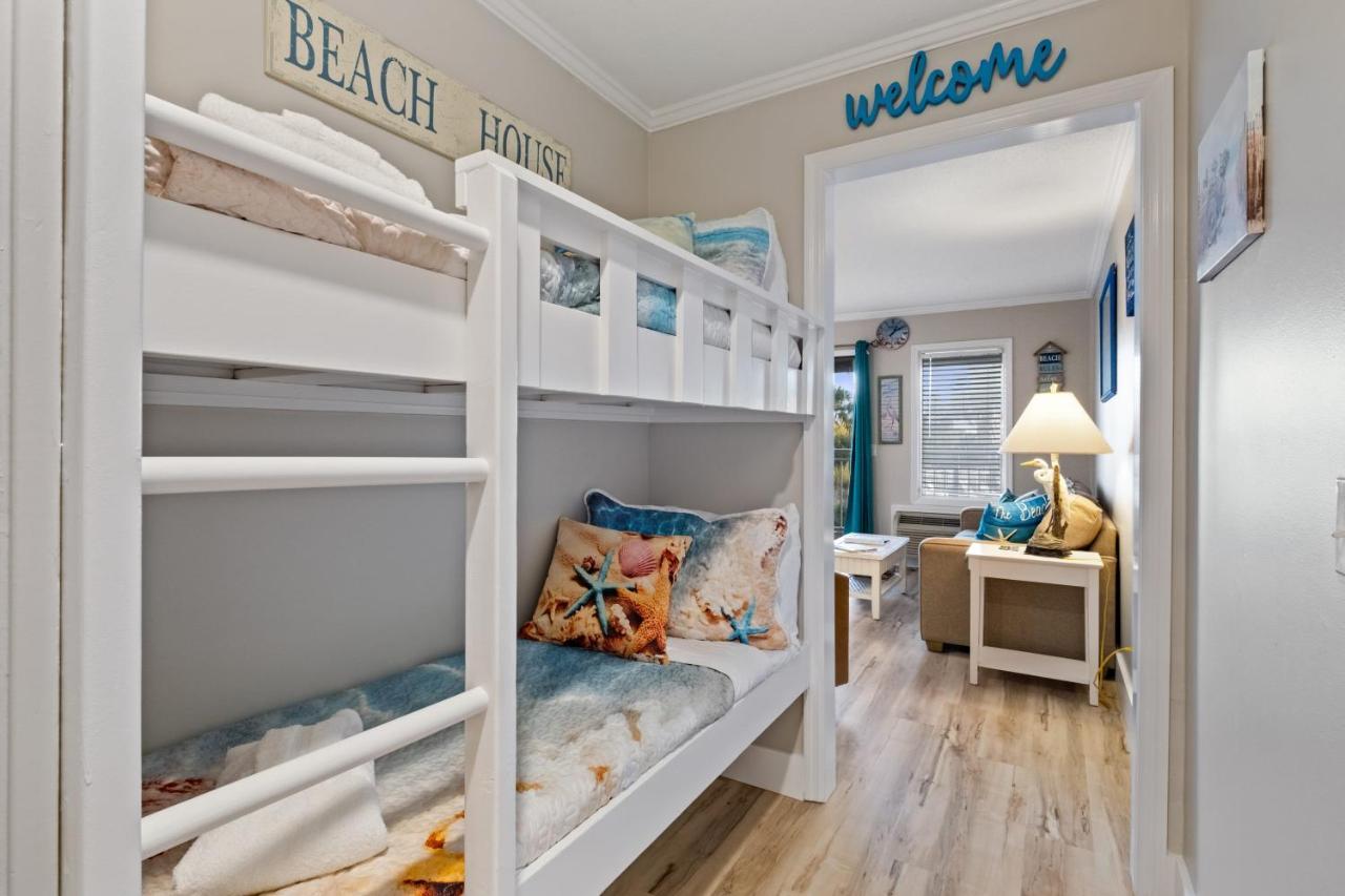 Ocean Dunes Villas #111, Beach Condo In Coligny Beach, 43 S Forest Beach Dr, Hilton Head Sc, Oceanfront Condo, Heated Pool, By Vacation Rental Hhi Хилтън Хед Айлънд Екстериор снимка