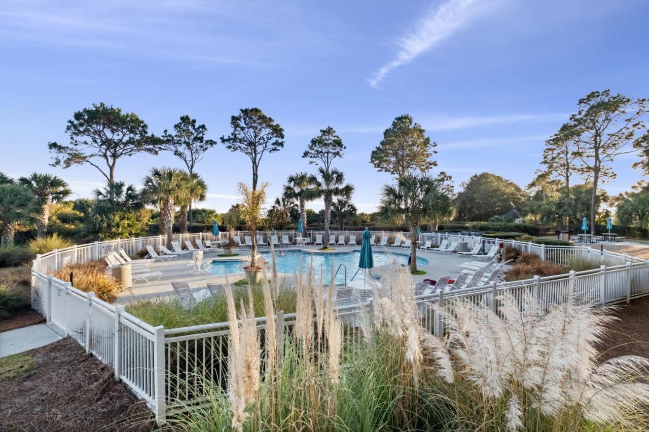 Ocean Dunes Villas #111, Beach Condo In Coligny Beach, 43 S Forest Beach Dr, Hilton Head Sc, Oceanfront Condo, Heated Pool, By Vacation Rental Hhi Хилтън Хед Айлънд Екстериор снимка